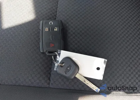 2016 Chevrolet Silverado 1500 1Lt из США, поврежденный, VIN 1GCVKREC9GZ122739